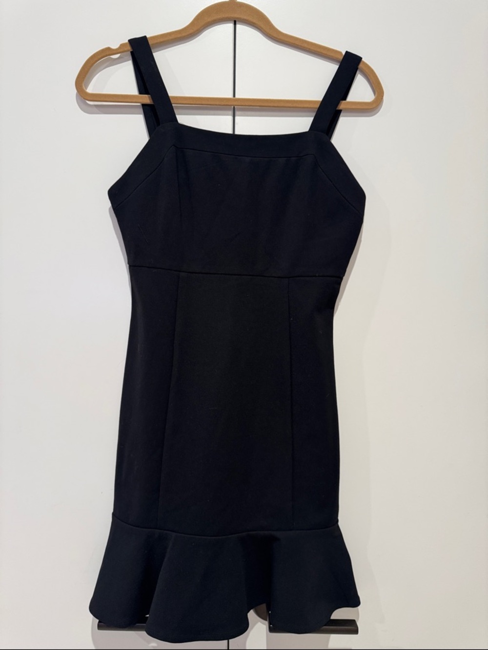 AQUA Classic Black Ruffle-Hem Dress